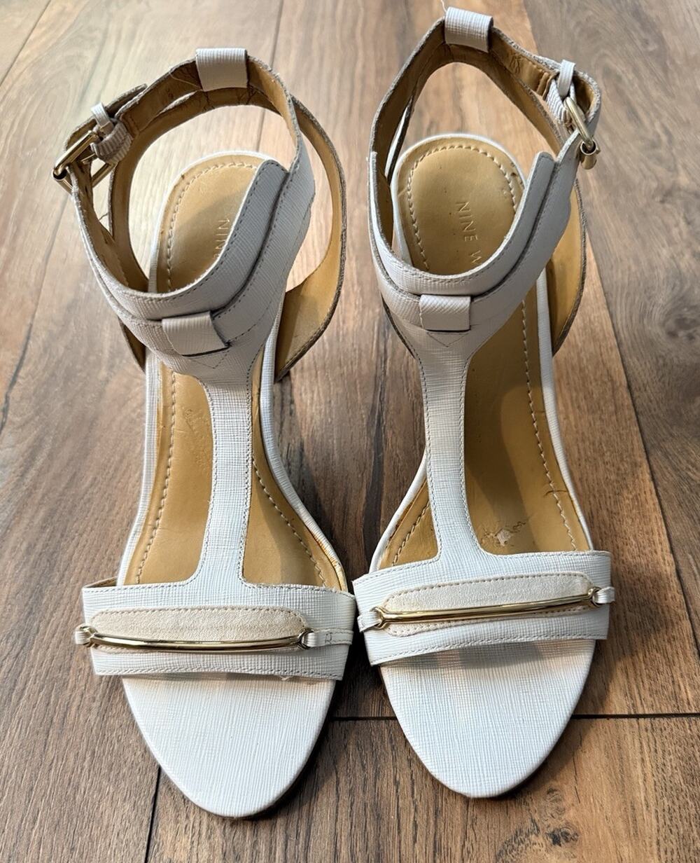 Nine West White T-Strap Heel Sandals Women’s Size 8.5 Gold Bar Ankle Strap